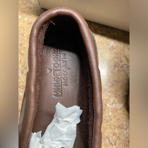 Minnetonka Men's Moosehide Classic Moccasins NWT/Box - Picture 7 of 7